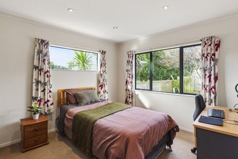 Photo of property in 5 Lambert Way, Paraparaumu, 5032