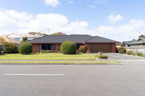 Photo of property in 74 Cedar Drive, Paraparaumu Beach, Paraparaumu, 5032