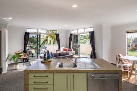 Photo of property in 52 Martin Road, Paraparaumu Beach, Paraparaumu, 5032