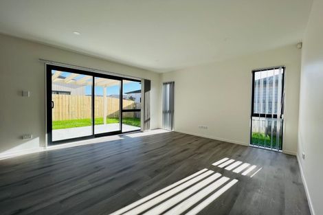 Photo of property in 24 Black Beech Crescent, Takanini, 2110