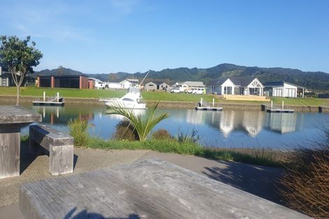 Photo of property in 10 Topping Place, Whitianga, 3510