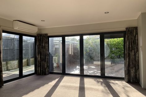 Photo of property in 4 Newfound Way, Glen Eden, Auckland, 0602