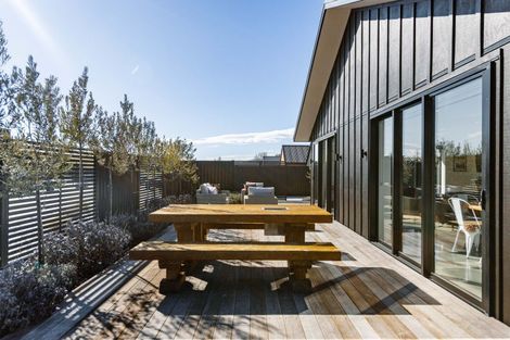 Photo of property in 38 Stratford Drive, Mount Pisa, Cromwell, 9383