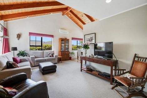 Photo of property in 1/8 Rifleman Rise, Unsworth Heights, Auckland, 0632
