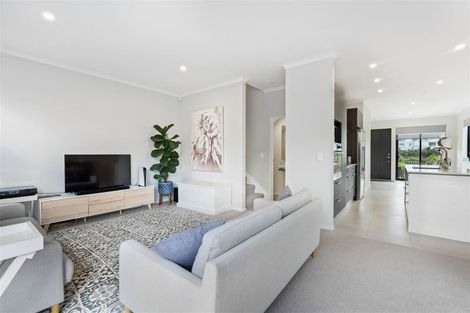 Photo of property in 31 Koura Drive, Red Beach, 0932