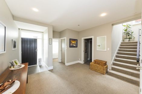 Photo of property in 8 Fairway Grove, Hokowhitu, Palmerston North, 4410