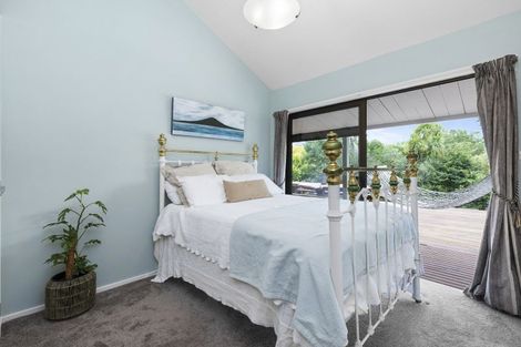 Photo of property in 132 Motu Road, Kumeu, 0891