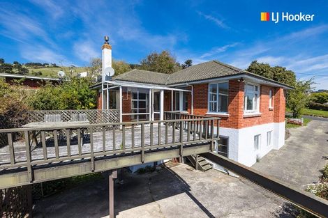 Photo of property in 1 Featherston Street, Macandrew Bay, Dunedin, 9014