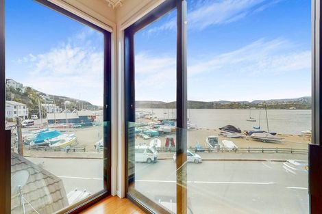 Photo of property in 460 Evans Bay Parade, Hataitai, Wellington, 6021