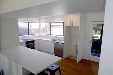 Photo of property in 2/52 Aikmans Road, Merivale, Christchurch, 8014