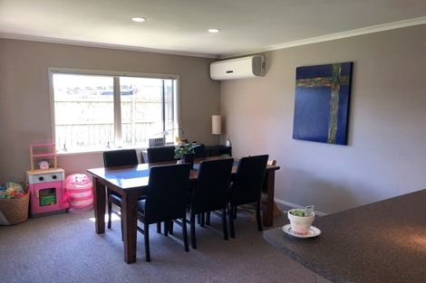 Photo of property in 5 Grabella Place, Papamoa Beach, Papamoa, 3118