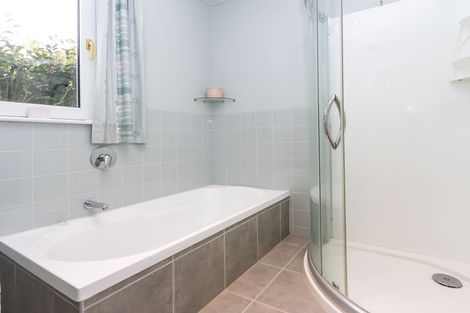 Photo of property in 18 Ridge Road, Howick, Auckland, 2014