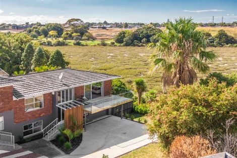 Photo of property in 3/25 Waitemata Road, Hauraki, Auckland, 0622