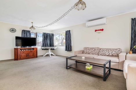 Photo of property in 1/5 Grove Road, Papakura, 2110