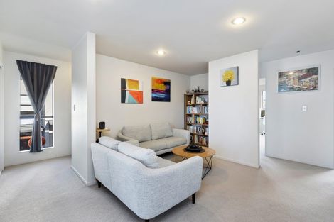 Photo of property in 9/12 Schnapper Rock Road, Schnapper Rock, Auckland, 0632