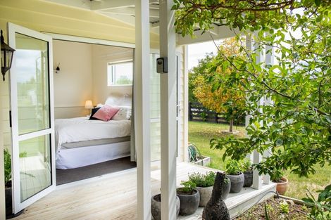 Photo of property in 10 Maple Lane, Martinborough, 5711