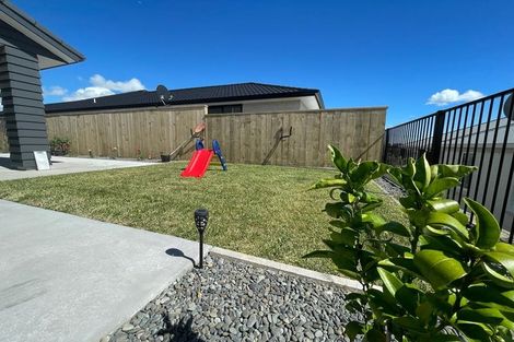 Photo of property in 5 Nottingham Road, Omokoroa, 3114