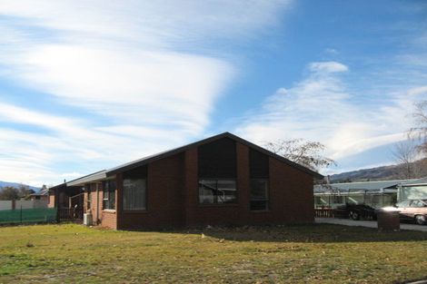 Photo of property in 2 Carlow Place, Cromwell, 9310