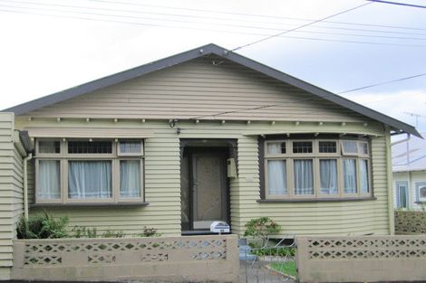 Photo of property in 43 Mills Road, Brooklyn, Wellington, 6021