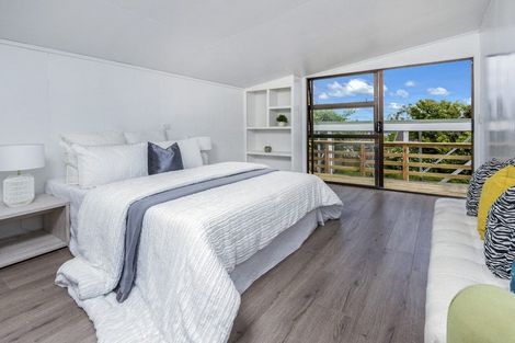 Photo of property in 1/144 Sunset Road, Unsworth Heights, Auckland, 0632