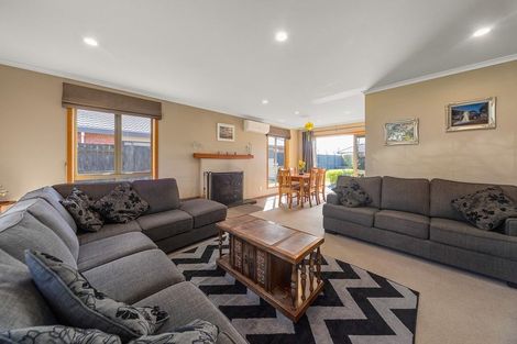 Photo of property in 44 Roberts Line, Kelvin Grove, Palmerston North, 4414