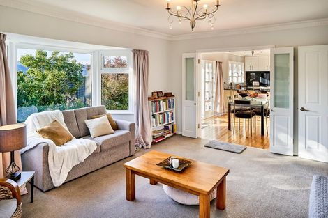 Photo of property in 1 Ecclesfield Grove, Silverstream, Upper Hutt, 5019