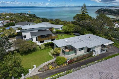 Photo of property in 23 Roberts Road, Matakatia, Whangaparaoa, 0930