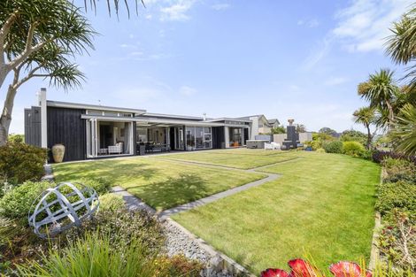 Photo of property in 12 Sampson Avenue, Waiwhakaiho, New Plymouth, 4312