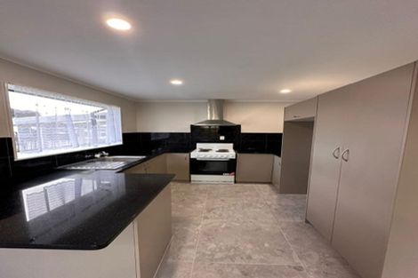 Photo of property in 4b Kimdale Place, Totara Heights, Auckland, 2105