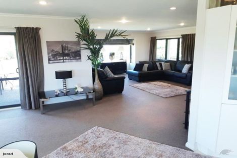 Photo of property in 124 Mt Taylor Drive, Feilding, 4775