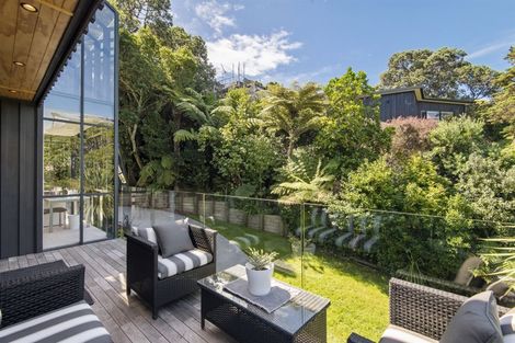 Photo of property in 17b Rangitoto Terrace, Milford, Auckland, 0620