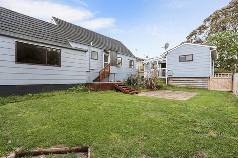 Photo of property in 9 Peterhouse Place, West Harbour, Auckland, 0618