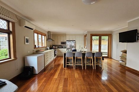 Photo of property in 1 Espin Crescent, Karori, Wellington, 6012