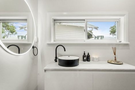 Photo of property in 1268 East Coast Road, Redvale, Albany, 0794