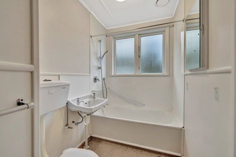 Photo of property in 21 Ealing Street, Redwood, Christchurch, 8051