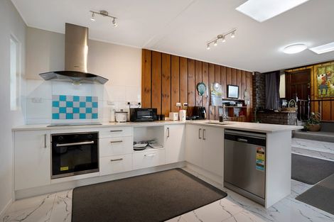 Photo of property in 2/20 Humphrey Kemp Avenue, Henderson, Auckland, 0612