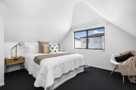 Photo of property in 2/327 Bucklands Beach Road, Bucklands Beach, Auckland, 2012