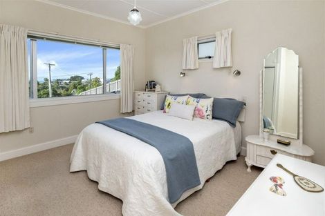 Photo of property in 69 Pah Road, Cockle Bay, Auckland, 2014