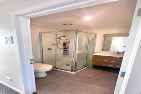 Photo of property in 8 Wharara Lane, Massey, Auckland, 0614