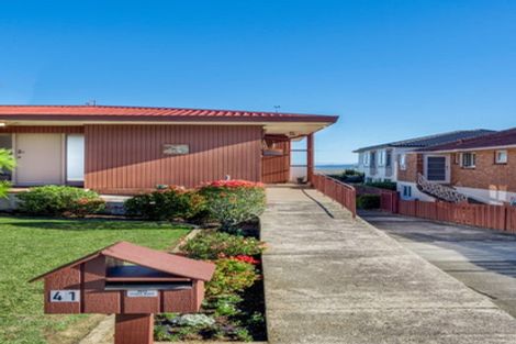 Photo of property in 41 Bradbury Road, Botany Downs, Auckland, 2010