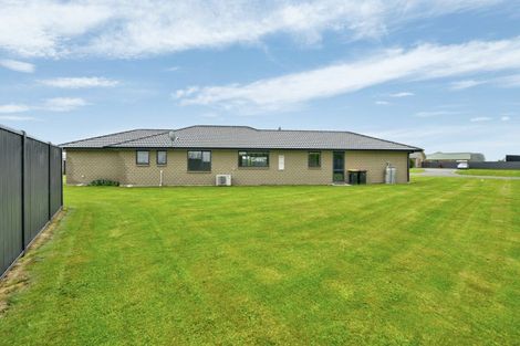 Photo of property in 11 Tui Place, Edendale, Wyndham, 9893