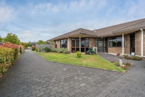 Photo of property in 75 Shepherd Road, Waipahihi, Taupo, 3330