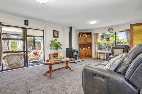 Photo of property in 21a Rosebank Grove, Waikanae, 5036