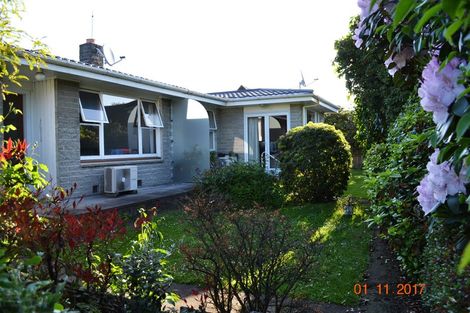 Photo of property in 2/17 Waimairi Road, Upper Riccarton, Christchurch, 8041