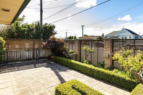 Photo of property in 95 Selwyn Street, Somerfield, Christchurch, 8024