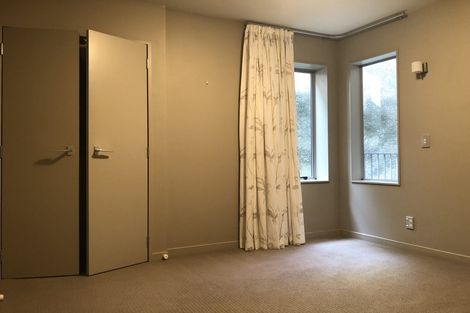 Photo of property in Aqua, 2/74 Oriental Parade, Oriental Bay, Wellington, 6011