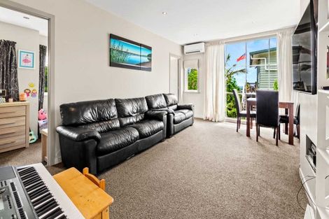 Photo of property in 14 Fairmount Road, Titirangi, Auckland, 0604