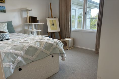 Photo of property in 118 Matipo Road, Te Atatu Peninsula, Auckland, 0610