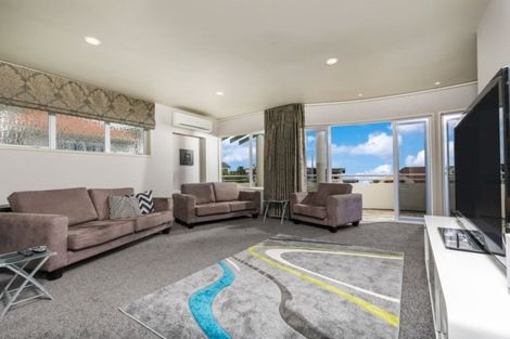 Photo of property in 2a Midway Avenue, Castor Bay, Auckland, 0620
