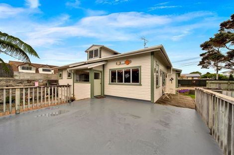 Photo of property in 20 Douglas Street, Hawera, 4610